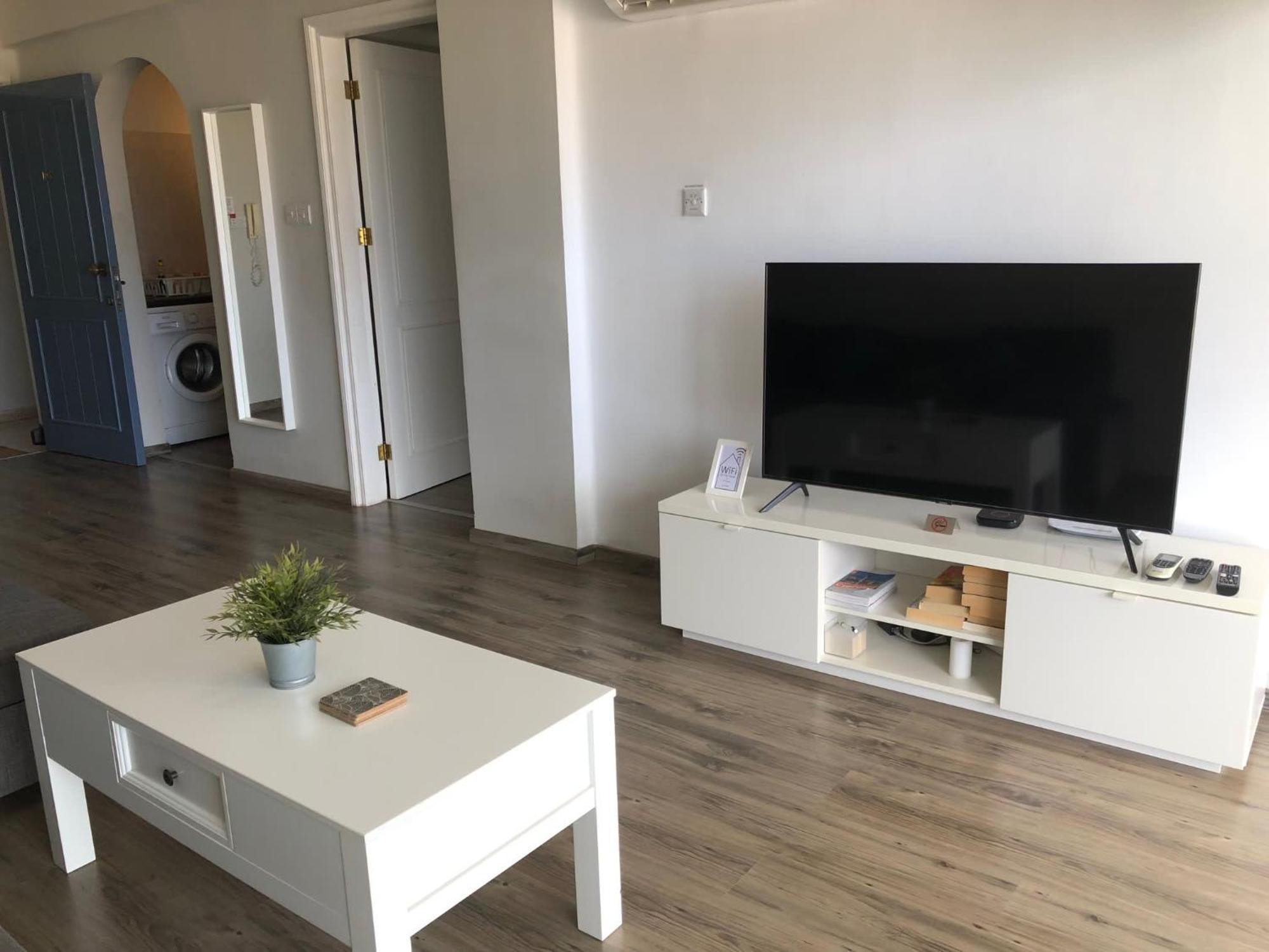 Kings Palace - Modern And Stylish 1 Bedroom Apartment Пафос Экстерьер фото